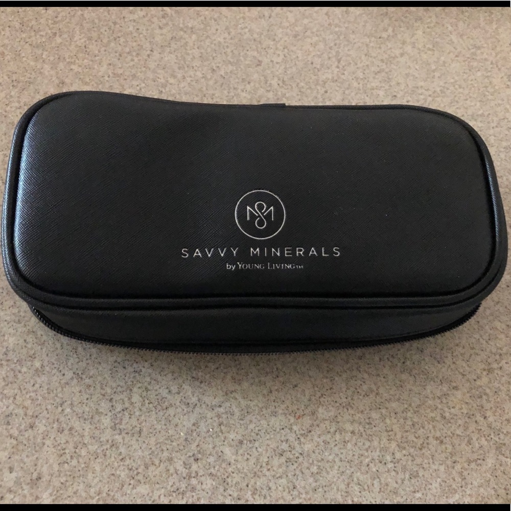 Young Living Savvy Minerals Brush Set